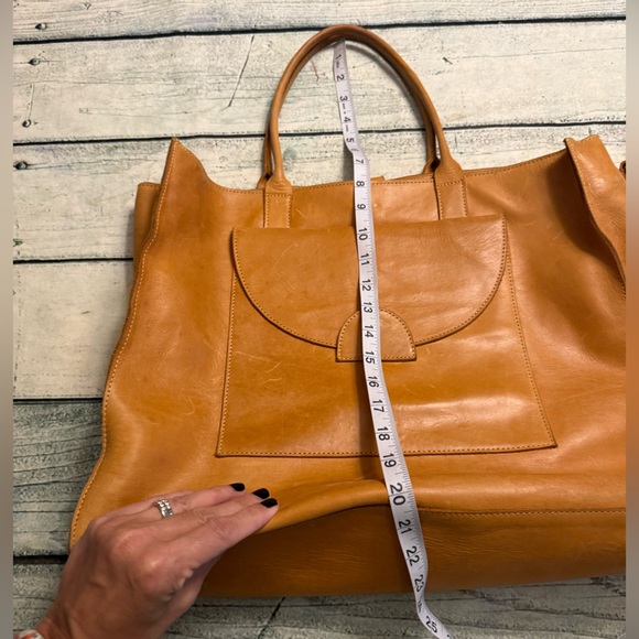 Tan light brown leather laptop purse book bag. - Picture 6 of 12